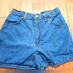 Discover Women's Shorts Size 10/12